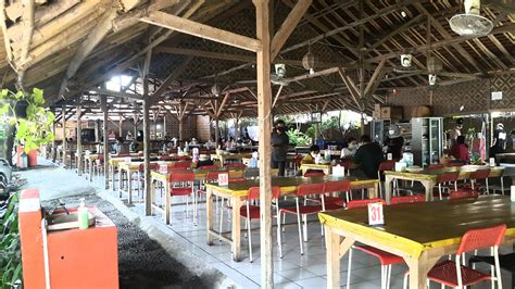 Tempat makan lesehan di pondok gede  Gayungan, Surabaya